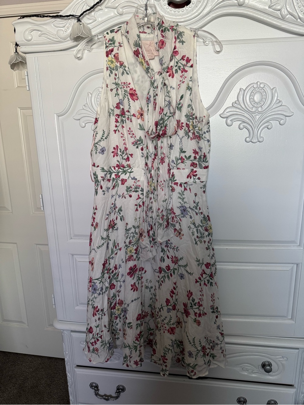Gal Meets Glam Sleeveless Midi Dress in White with Pink & Green Floral